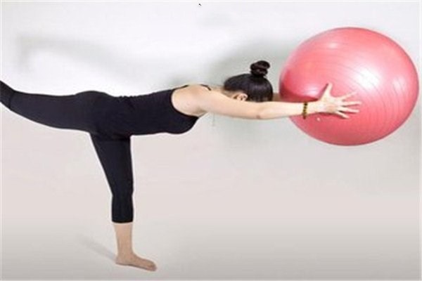 How big is a yoga ball? What are the benefits of practicing yoga balls?